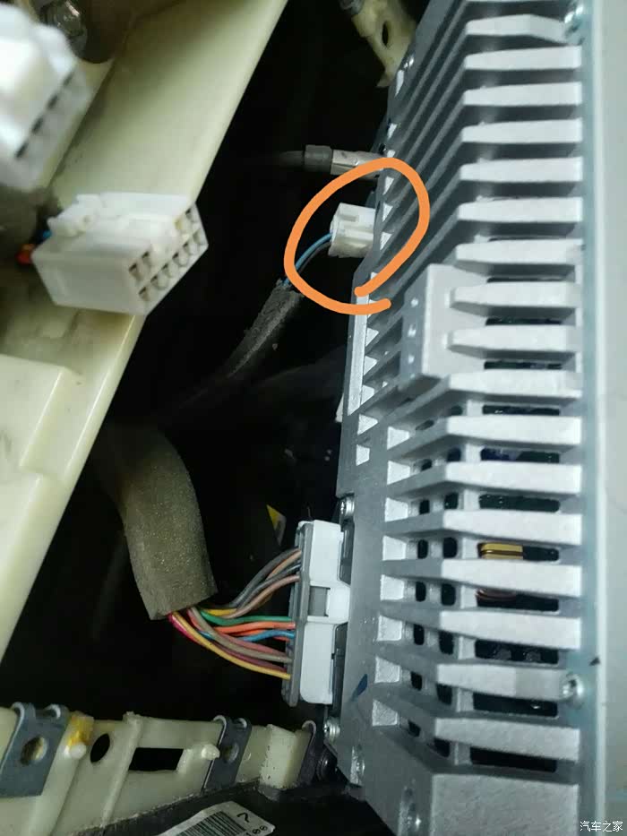 07款伊兰特cd改安卓7寸导航一体机老cd两线插线是什么