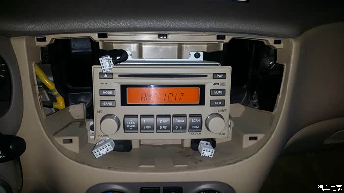 起亚锐欧更换狮跑cd机改装usb接口