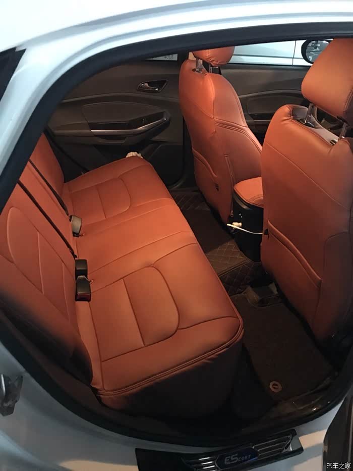 各位车友,包个真皮坐椅大概多少钱,推荐什么颜色?