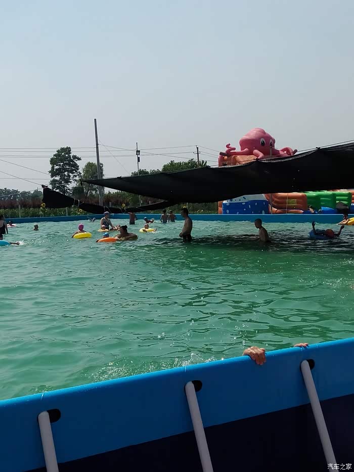 这是一米二以上的小朋友玩的地方