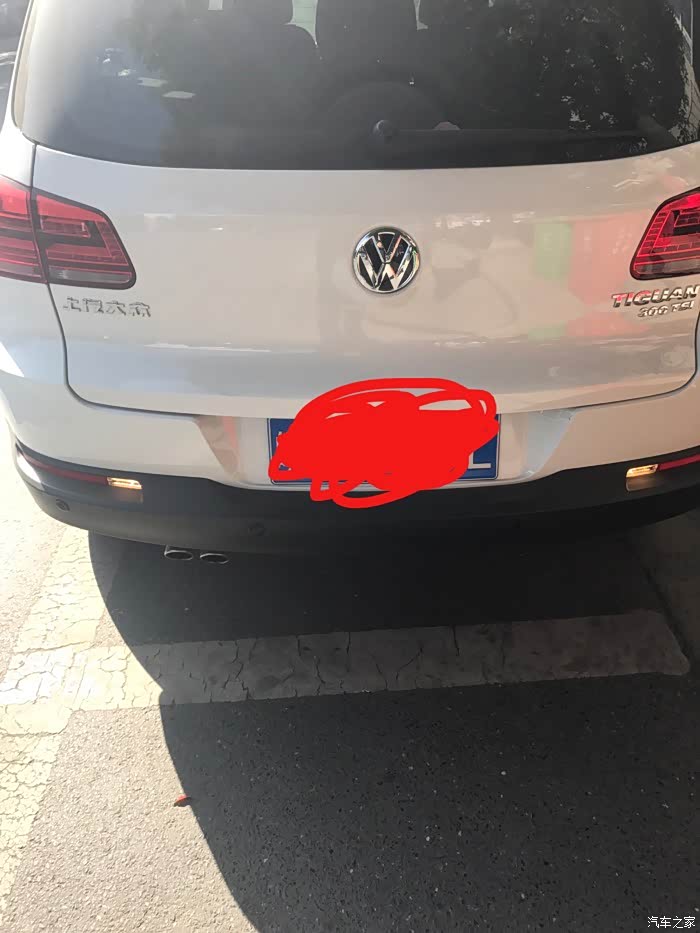 途观有两个倒车灯