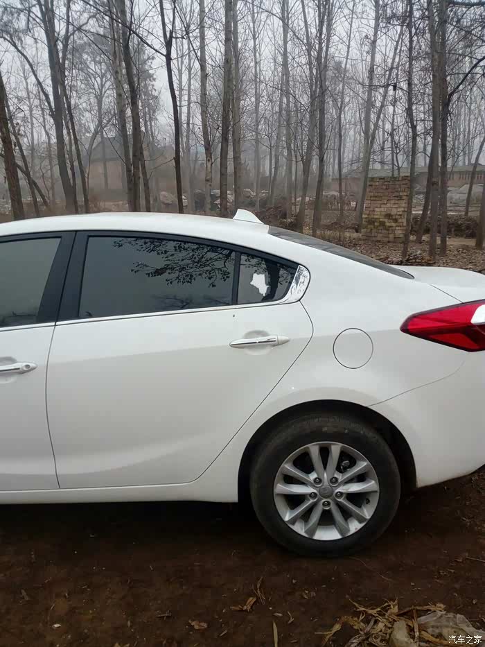 【图】大家感觉贴了鲨鱼鳍好看吗_起亚k3/k3s论坛_汽车之家论坛