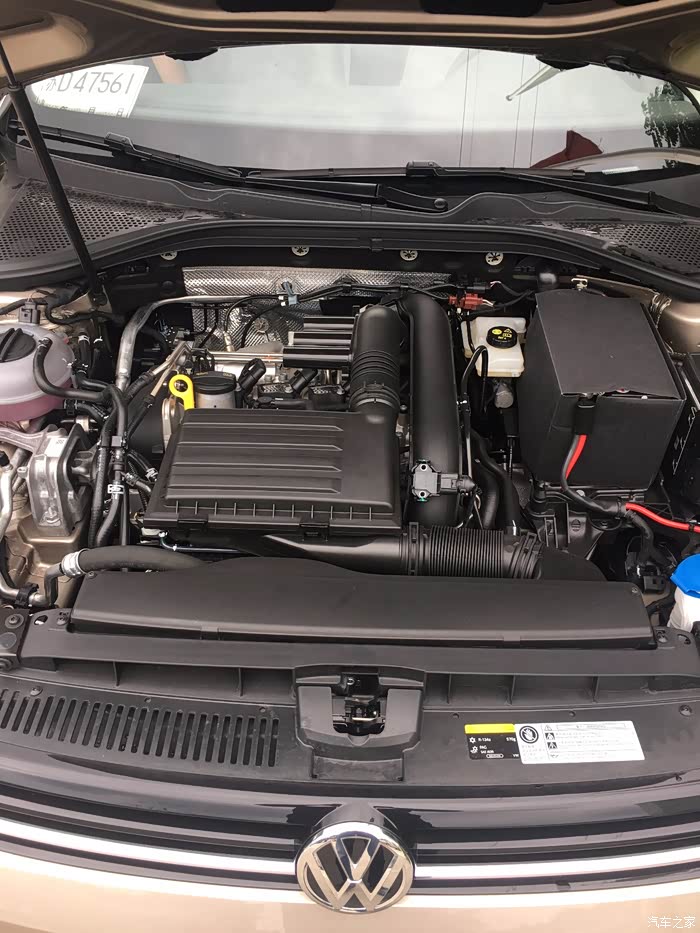 虽然都ea211发动机,但机舱结构pq平台就不太样了,毕竟mqb平台.