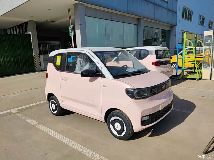 我这算是新鲜出炉的马卡龙红光迷你了吧