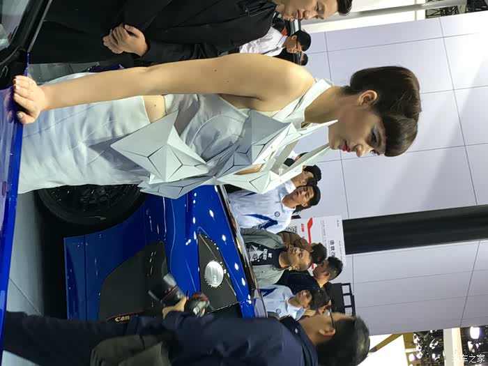 车展车模大长脚露沟男同志的都喜欢