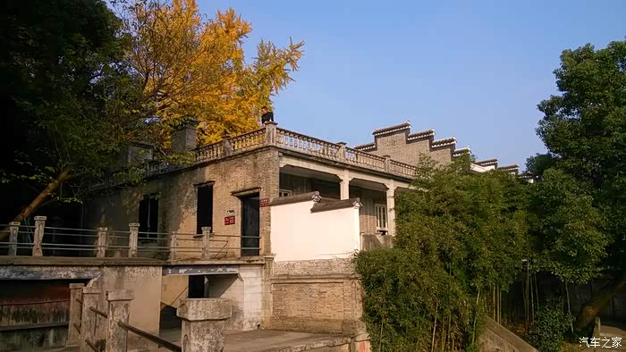 蒋经国的小洋房,是奉化溪口镇当年第一个有西式厕所的洋楼