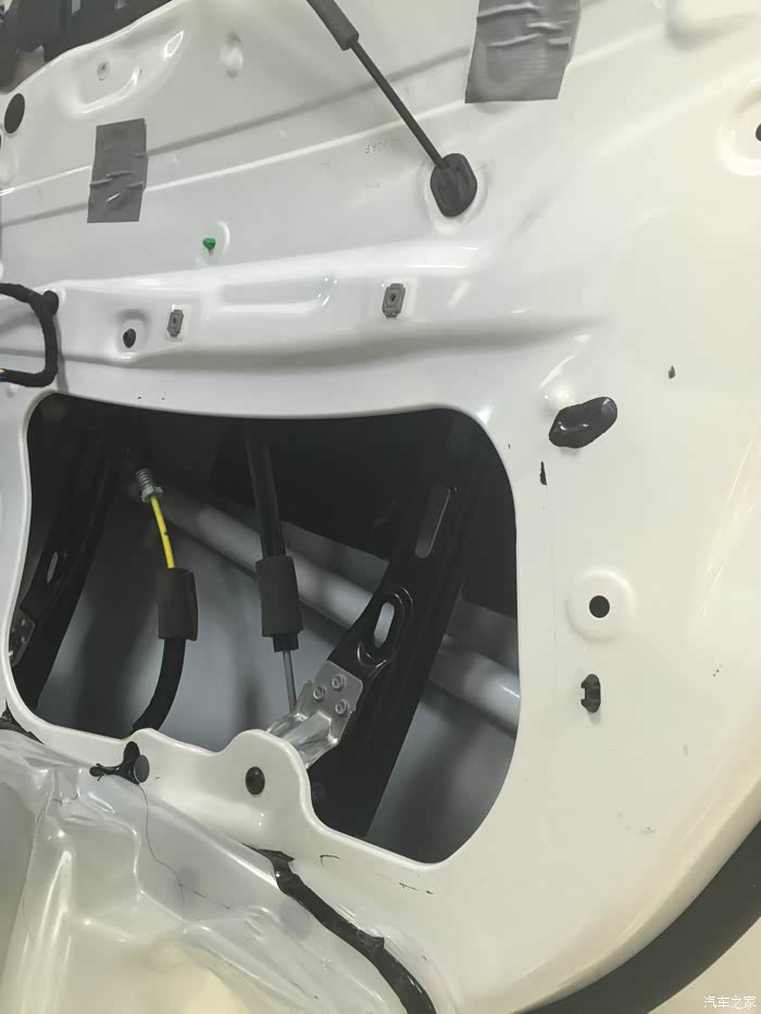 新福睿斯加装美国crossfire交叉火力dsp功放和四门豪华隔音