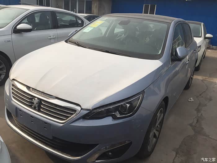 一见钟情不过是因为见色起意～今日已定睿驰小蓝!