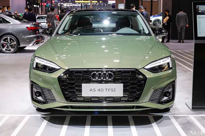 奥迪a540tfsi有高颜值亮相上海车展配色很清新