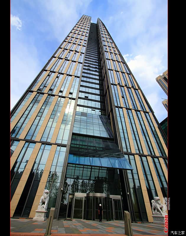 观摩渤海银行总部200米高空看津城