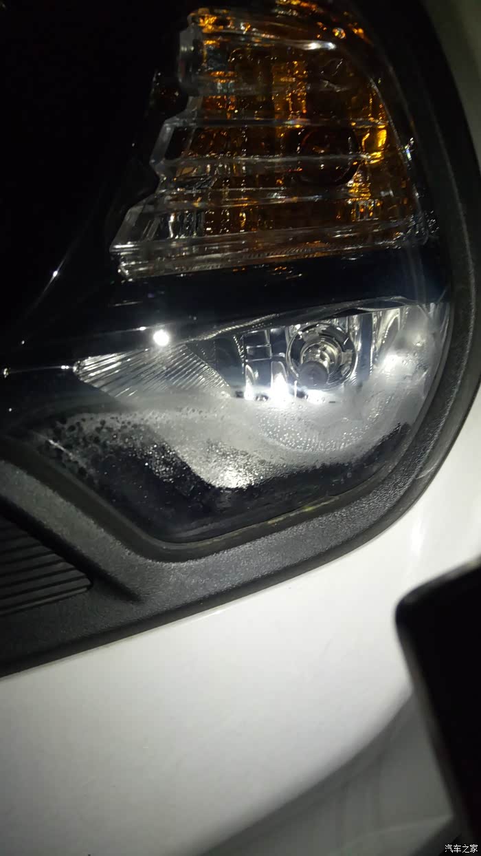510宝骏灯有雾气