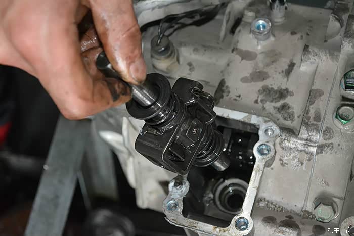 一汽 威志 amt变速箱故障 空转 不升档 熄火 问题 变速箱拆解维修