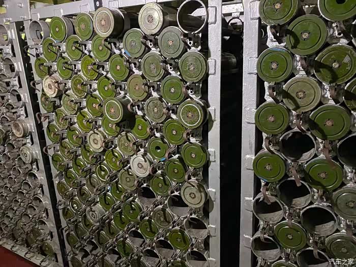 76mm双管舰炮的弹药库