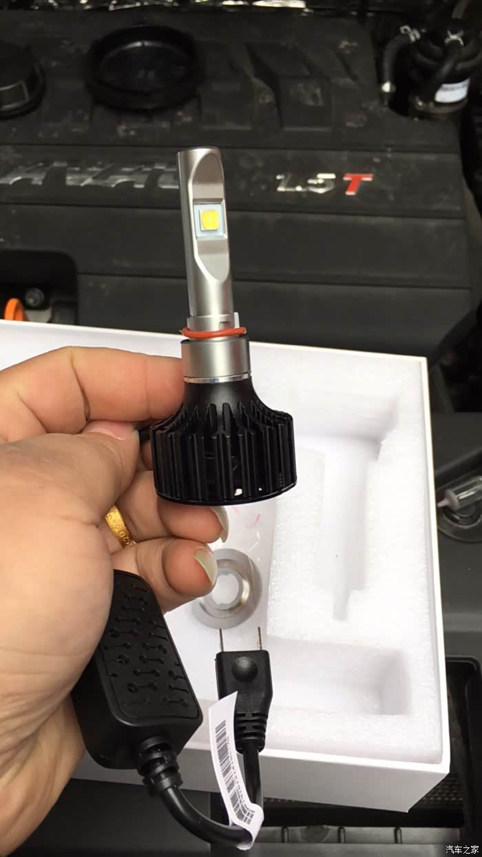 上去一个多礼拜,看中了氙气加恶魔眼,想改,无奈只好把雪莱特led灯出手