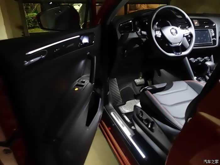 途观l的夜间氛围灯效果确实不错