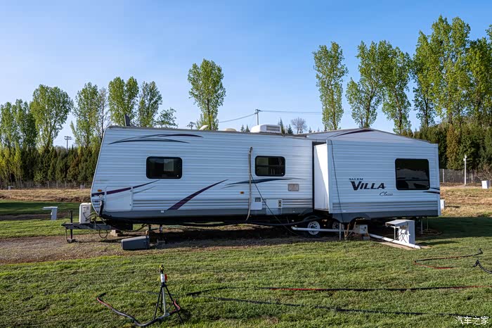 郊野行摄你好生活感受美式大尺寸拖挂房车