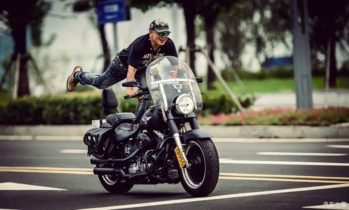 志合重机热爱机车的男人