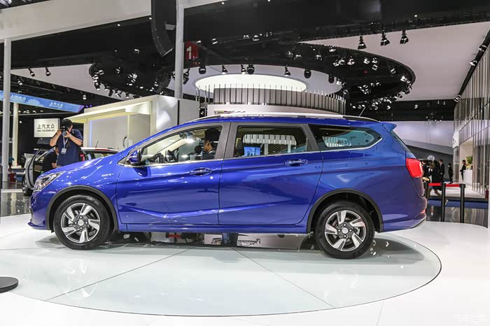 上海车展宝骏310wagon国内最便宜的旅行车