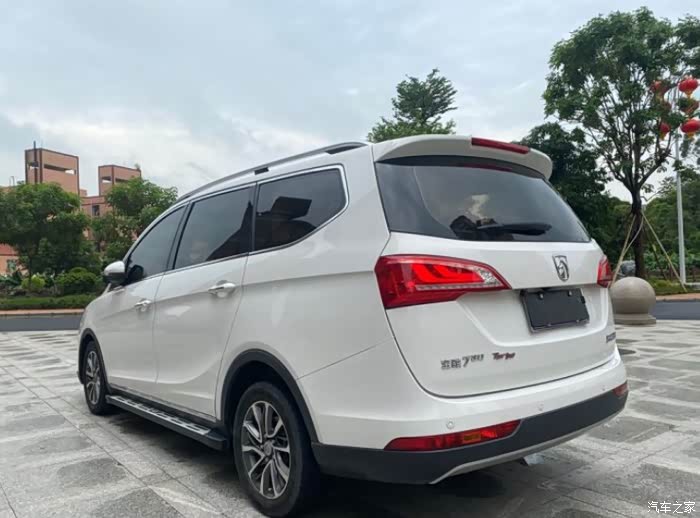 新疆哈密出售 一辆宝骏730旗舰版cvt 国六 20000公里