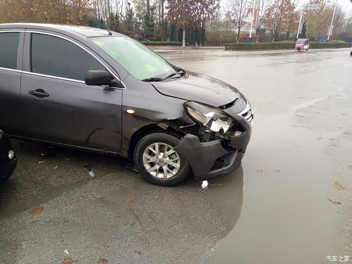 昨天 天气不好撞车了