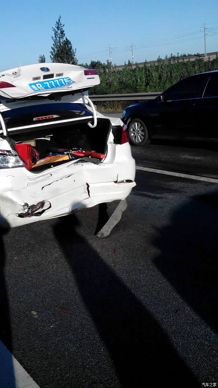 起大早赶晚集,十一四车追尾逸动pk逸动duang,duang,duang!