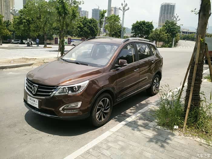 宝骏560颜色大地棕怎么样