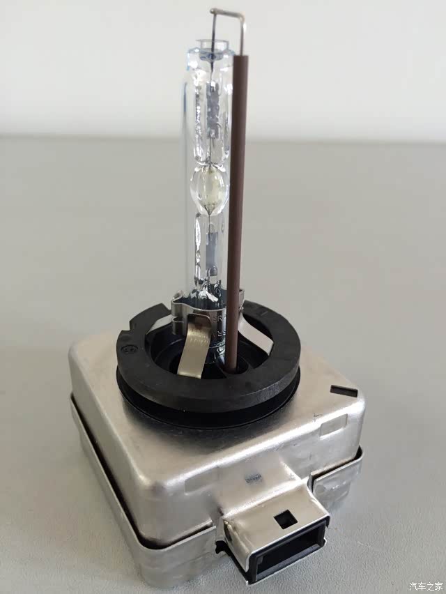 旗舰氙气大灯不亮了灯泡坏了有图有真相