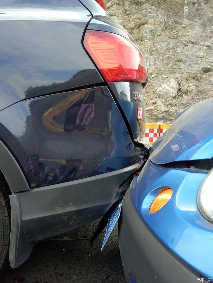 被人追尾了_风光580论坛_汽车之家论坛