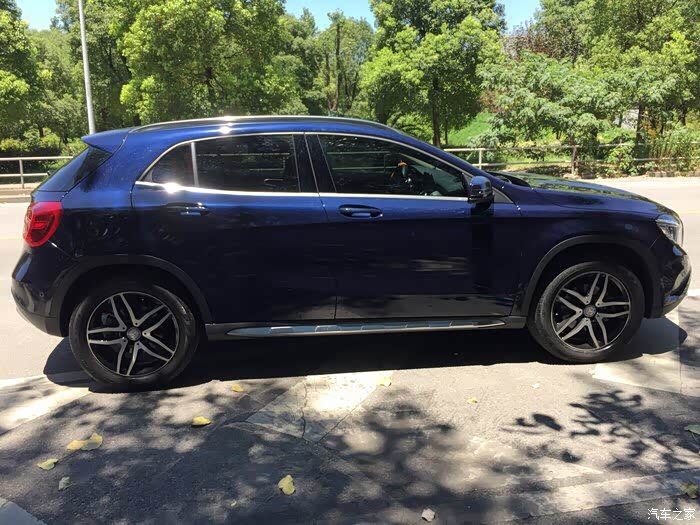 【图】大家谁有glc260动感型车的钙石蓝颜色的图片呀_奔驰glc论坛