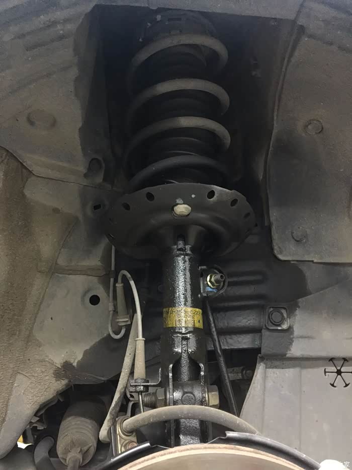 11款飞度前右减震漏油,求助各位有改装出来闲置的减震么?