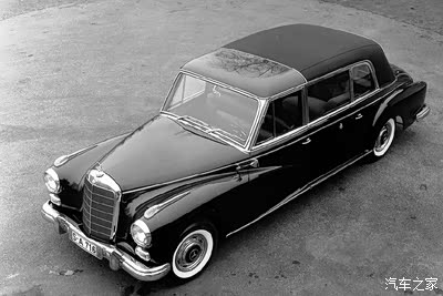 1962年时的奔驰敞篷车