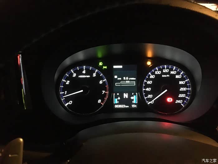 小欧打开近光灯仪表盘上是不是无图标显示啊