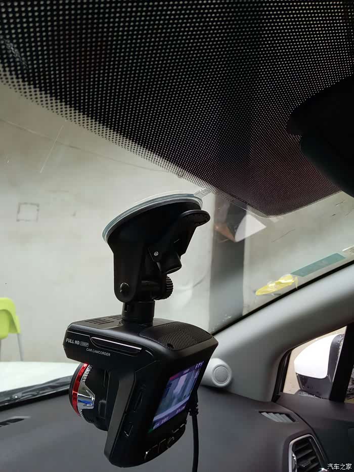 行车记录仪安装问题