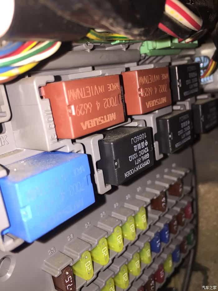 七代雅阁继电器