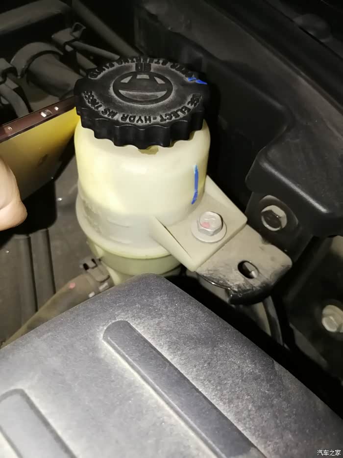 哪位大神帮我看看这是哪里漏油?