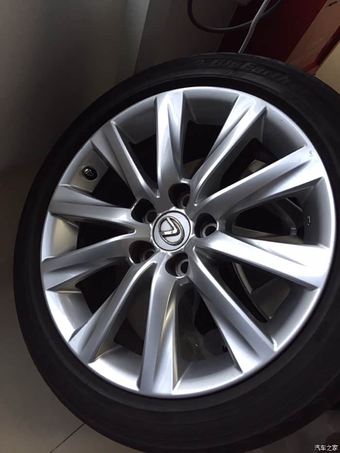 深圳地区出is原装17轮毂轮胎白送已出