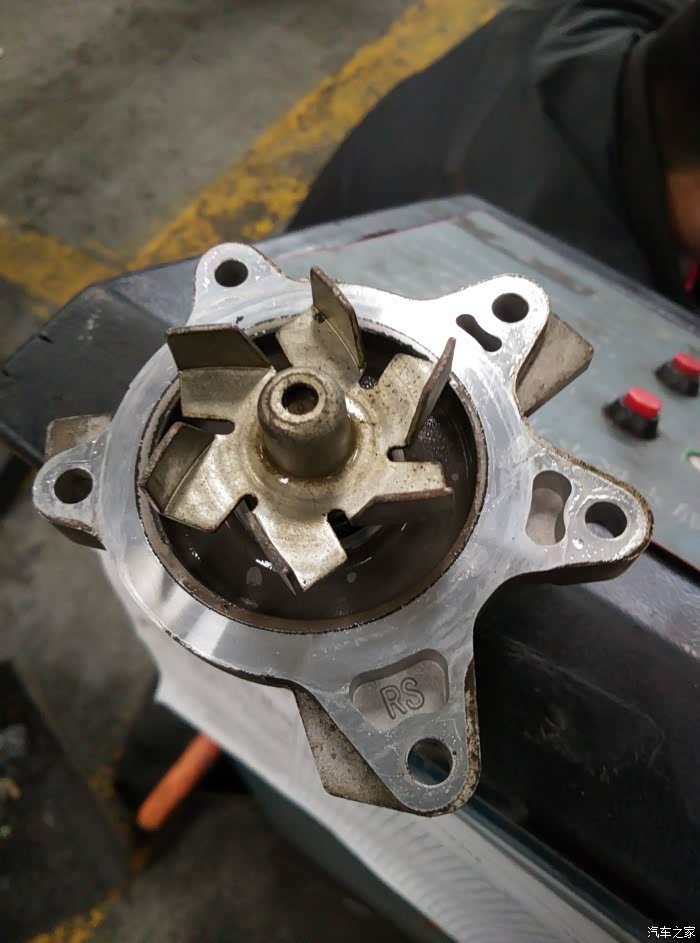 【图】六万公里不到原车水泵下岗_长城m2论坛_汽车之家论坛