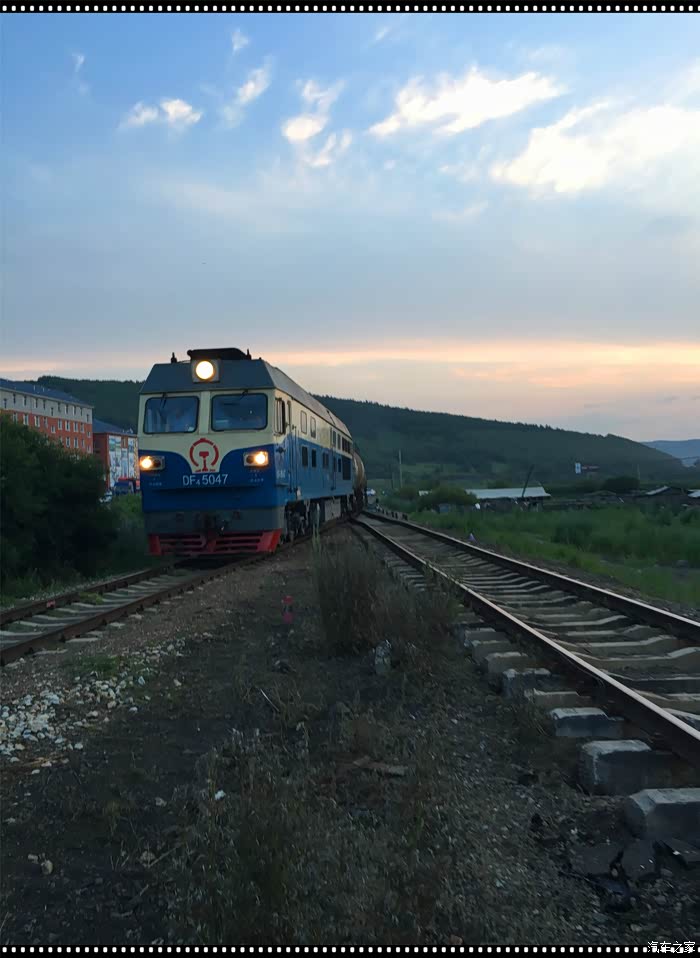 傍晚,回到伊尔施,还特意看了看静静的伊尔施火车站.