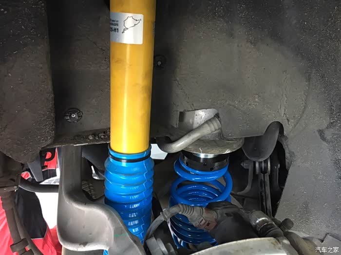 个运换b16后避震塔顶异响