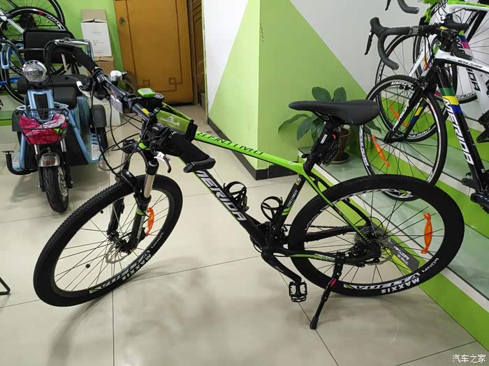 80后新人新车——提美利达18款挑战者700