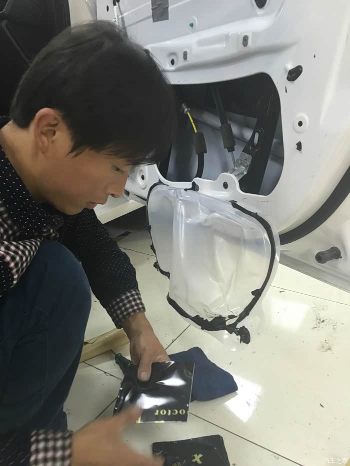 新福睿斯加装美国crossfire交叉火力dsp功放和四门豪华隔音