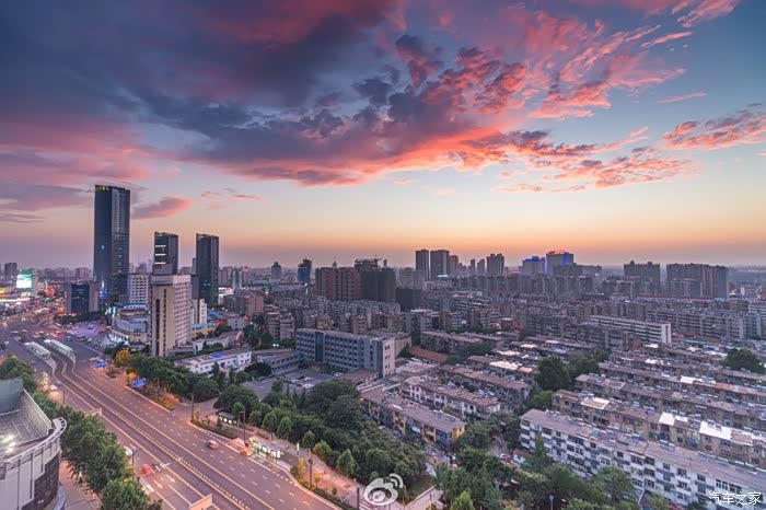 喜欢居高临下俯瞰,感受城市喧嚣和安静,我是个安静如水,又可以汉子样