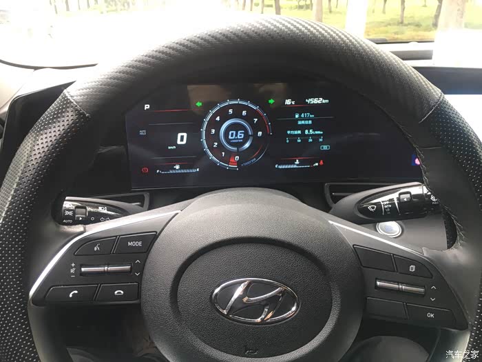 我得颜值担当-第七代伊兰特