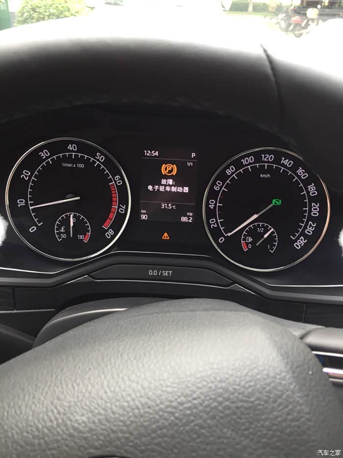 新车第二天出故障了,有人一样不