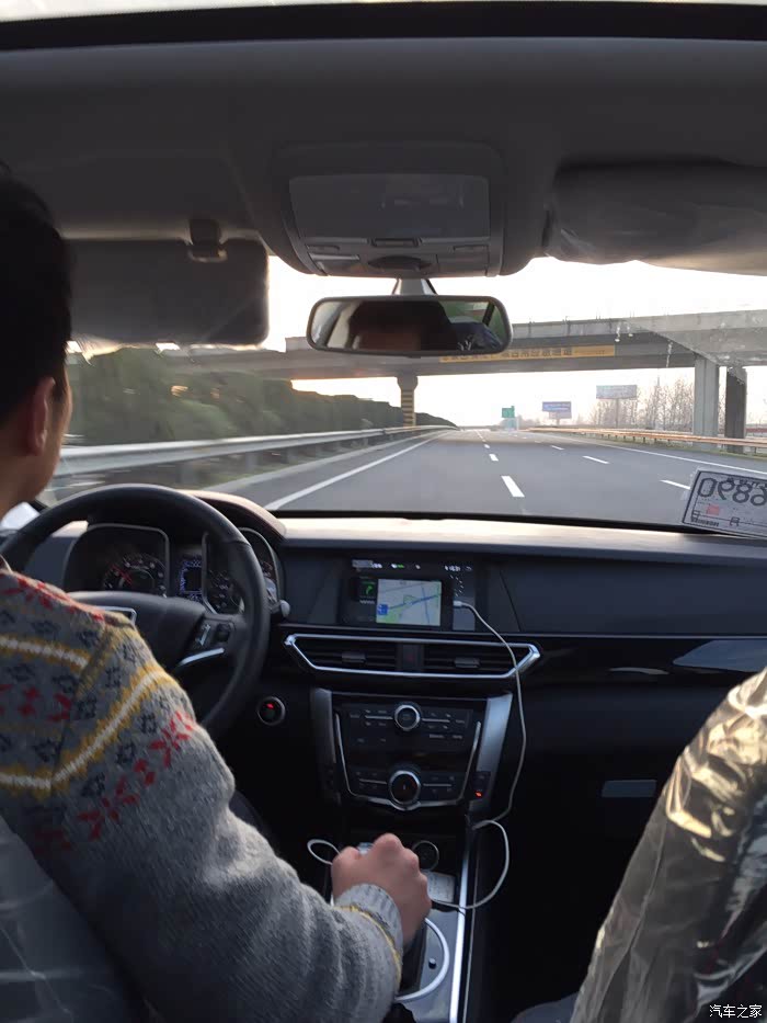 四s小哥带我开车回去,帅哥还没有对象呢就那么认干,明天检查车子交钱