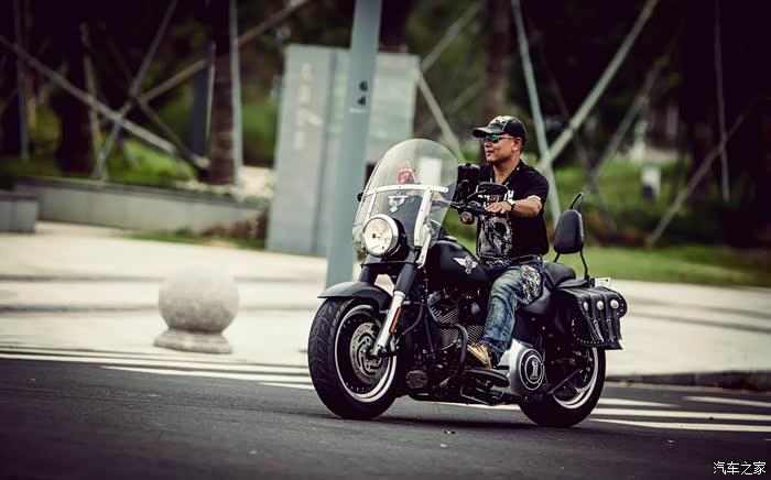 志合重机热爱机车的男人