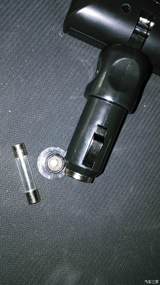 拆解任e行一拖三点烟器