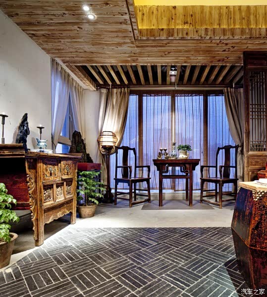 各位车友,帮忙看看这家茶室是叫什么名字