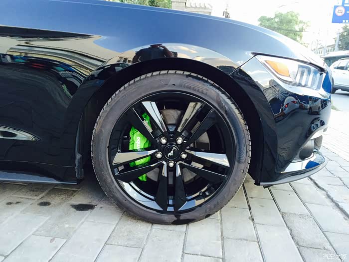 2015福特野马卡钳效果图