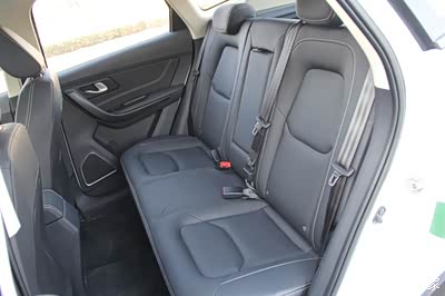 【转】【空间篇】全面静态测评奔腾x40,轴距同级别最大